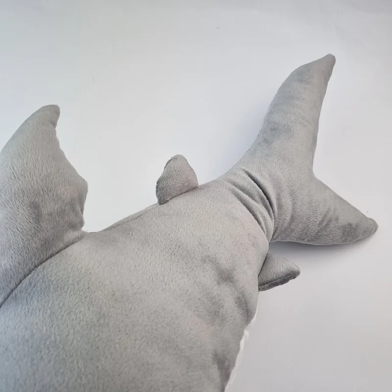Tubarão de Pelúcia 56 cm - Abel Cinza